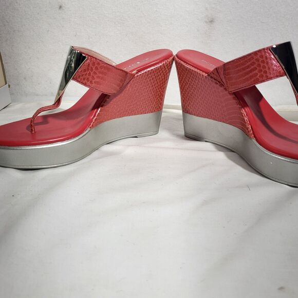 BCBGeneration size 7 Coral Pink Luster Snake wedge sandals New In Box - Picture 5 of 11